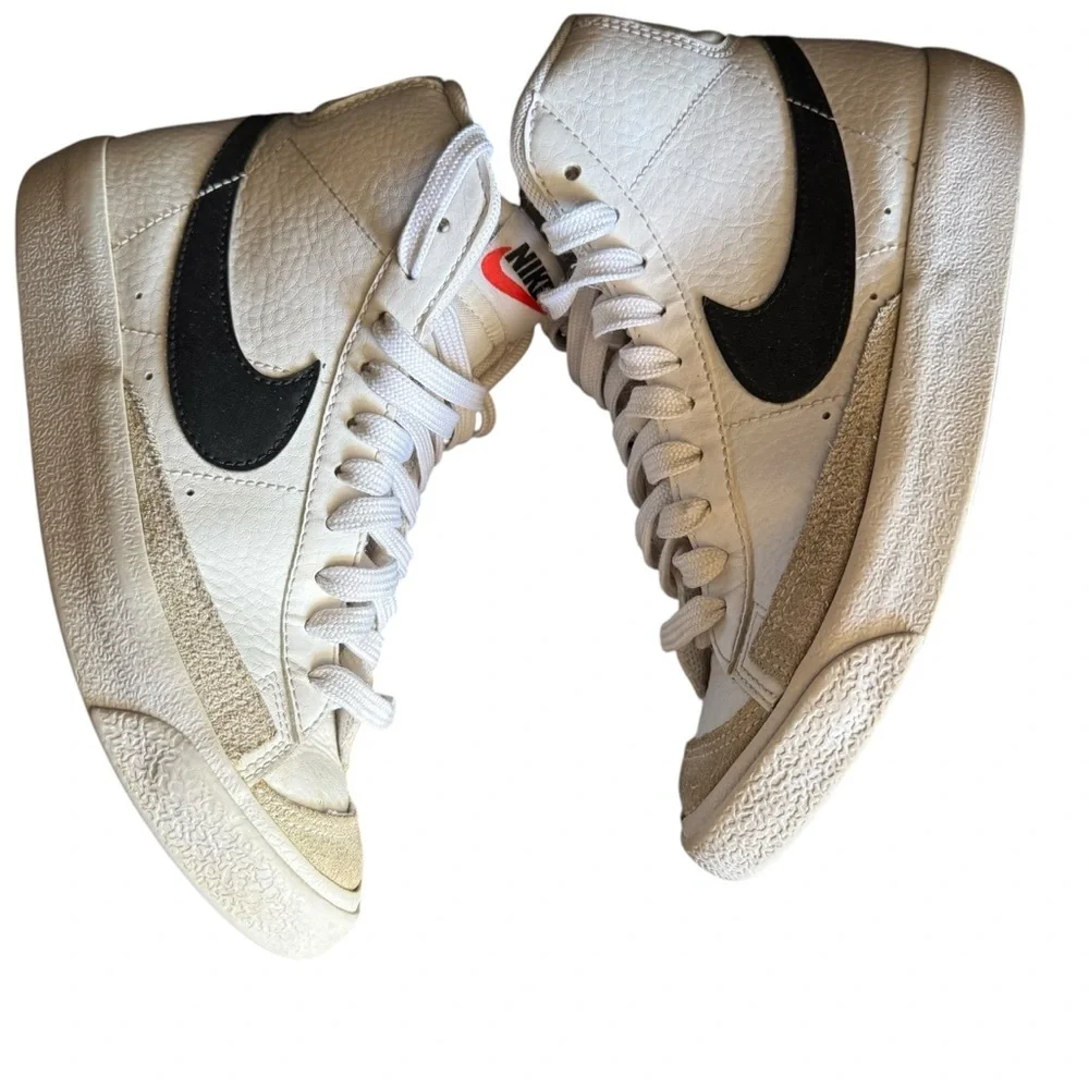 Nike blazer Mid ‘77 vintage white black sail Sneakers youth basketball youth sz4
